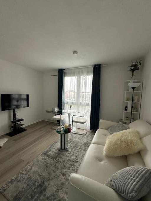 Appartement Studio Charmant Et Cosy à Rueil-Malmaison Extérieur photo