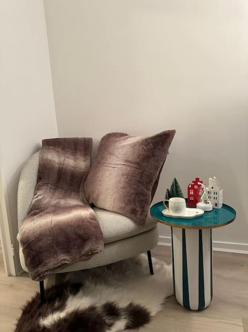 Appartement Studio Charmant Et Cosy à Rueil-Malmaison Extérieur photo